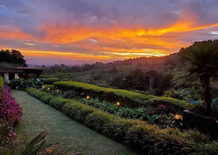 Finca Paraiso Mountain Retreat Near San Jose Airport