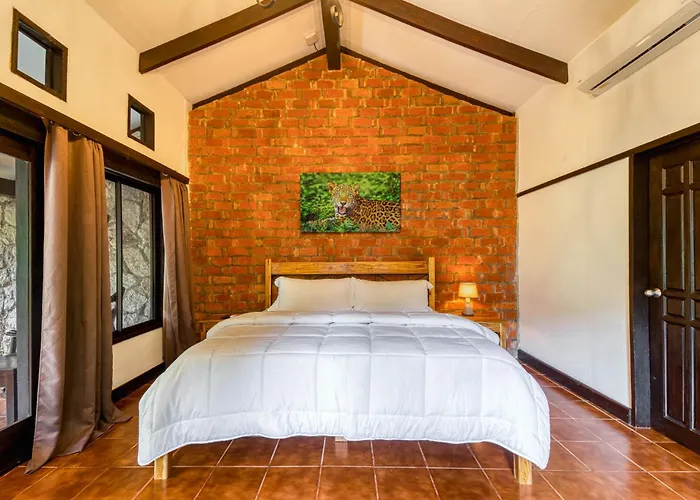 Hacienda La Pacifica Eco-Lodge